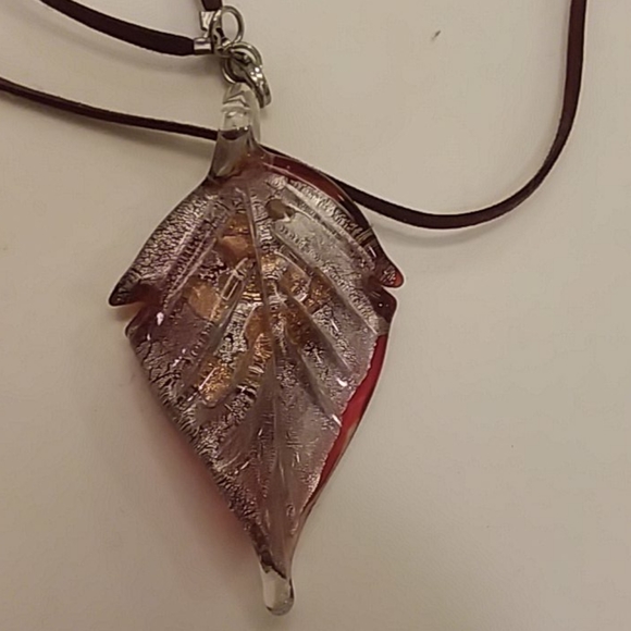 Murano glass pendent on leather string - Picture 2 of 2